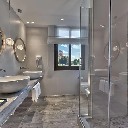 Petrarca Terme ホテル 4*