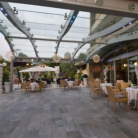 Petrarca Terme ホテル 4*