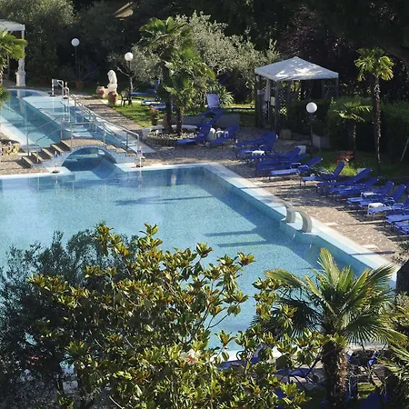 Petrarca Terme ホテル 4*