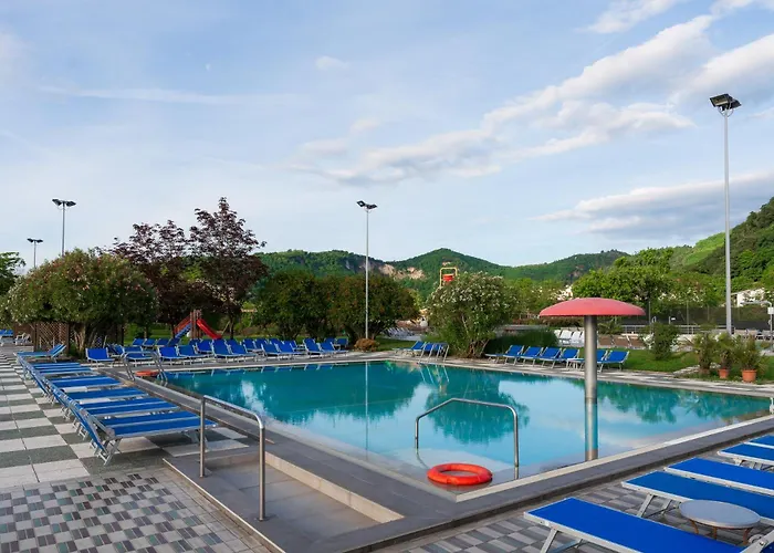 Отель Petrarca Terme Монтегротто-Терме